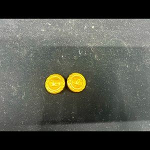 Vintage! Chanel clip on earrings gold